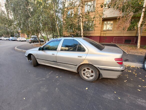 2001 Peugeot 406 I Рестайлинг, серебристый, 176000 рублей