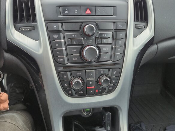 2012 Opel Astra GTC J Рестайлинг, чёрный, 1000050 рублей - вид 12