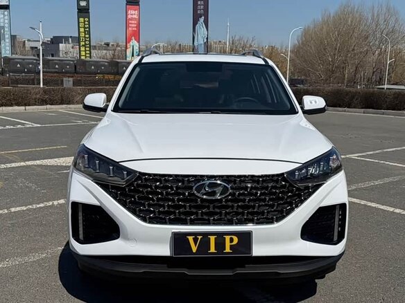 2022 Hyundai ix35 II Рестайлинг, белый - вид 1