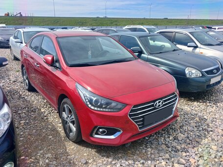 2018 Hyundai Solaris II, красный, 940000 рублей, вид 2