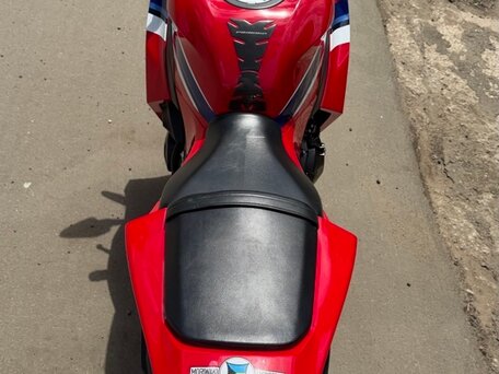 2020 Honda CBR 600RR, красный, 999000 рублей, вид 4