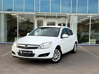 2013 Opel Astra H Рестайлинг, белый, 569000 рублей, вид 1
