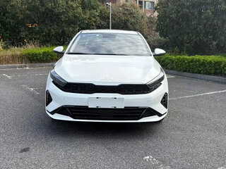 2024 Kia K3 II (China Market) Рестайлинг, белый, 1750000 рублей, вид 3