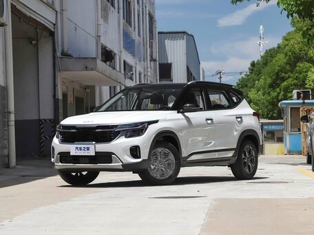 2026 Kia Seltos I Рестайлинг, белый, 2200000 рублей, вид 1