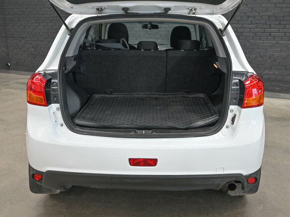 2012 Mitsubishi ASX I Рестайлинг, белый, 900000 рублей - вид 6