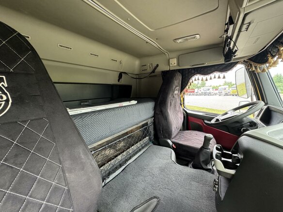 2017 Volvo FM, жёлтый, 5000000 рублей - вид 14