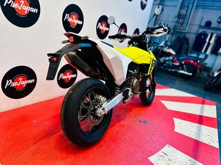 2026 Husqvarna 701 Supermoto, жёлтый, 1550000 рублей, вид 3