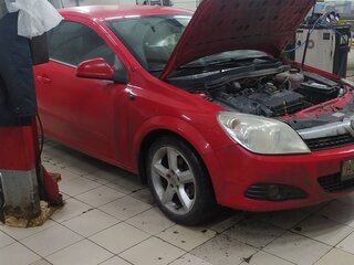 2009 Opel Astra GTC H Рестайлинг, красный, 450000 рублей, вид 4
