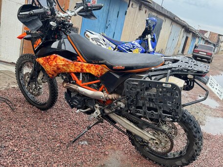 2015 KTM 690 Enduro R, оранжевый, 600000 рублей, вид 4