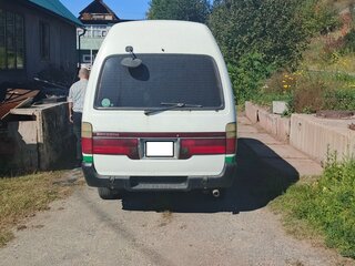 1999 Toyota HiAce H100, белый, 450000 рублей, вид 2