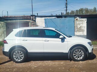 2017 Volkswagen Tiguan II, белый, 2000000 рублей, вид 3