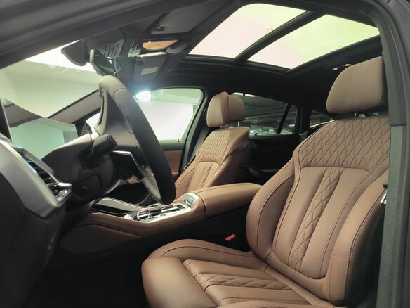 2025 BMW X6 40i III (G06) Рестайлинг, чёрный, 14630000 рублей - вид 9