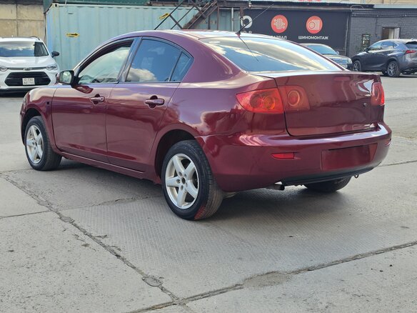 2005 Mazda 3 I (BK), красный - вид 3