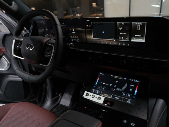 2025 Infiniti QX80 II, серый, 17990000 рублей - вид 16