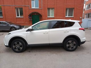 2015 Toyota RAV4 IV (XA40) Рестайлинг, белый, 2320000 рублей, вид 4