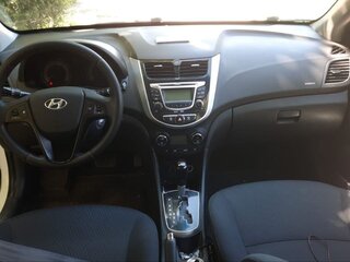 2013 Hyundai Solaris I, белый, 750000 рублей, вид 4