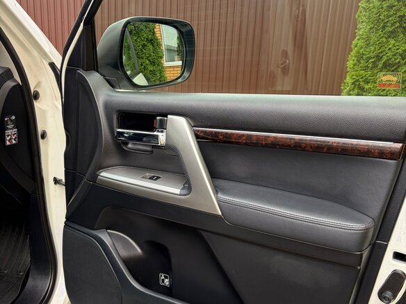 2012 Toyota Land Cruiser 200 Series Рестайлинг 1, белый - вид 13