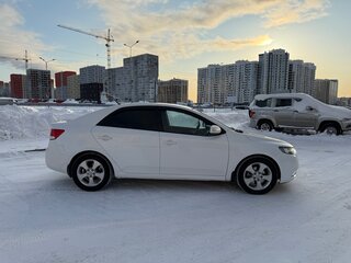 2010 Kia Cerato 6-speed II, белый, 790000 рублей, вид 4