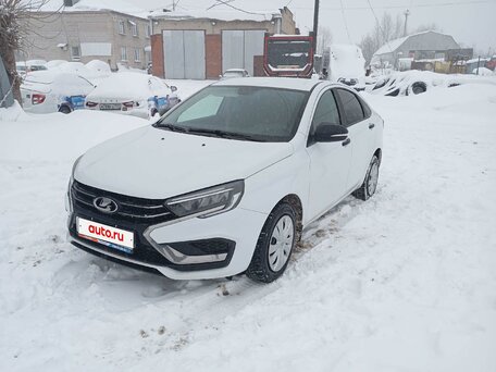 2024 Lada (ВАЗ) Vesta I Рестайлинг (NG), белый, 908000 рублей, вид 1