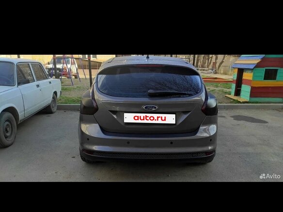 2011 Ford Focus III, коричневый, 720000 рублей - вид 10