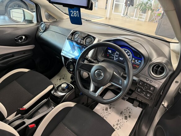 2017 Nissan Note e-Power II Рестайлинг, серый, 1279000 рублей - вид 11