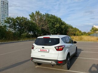 2017 Ford Kuga II Рестайлинг, белый, 1670000 рублей, вид 5