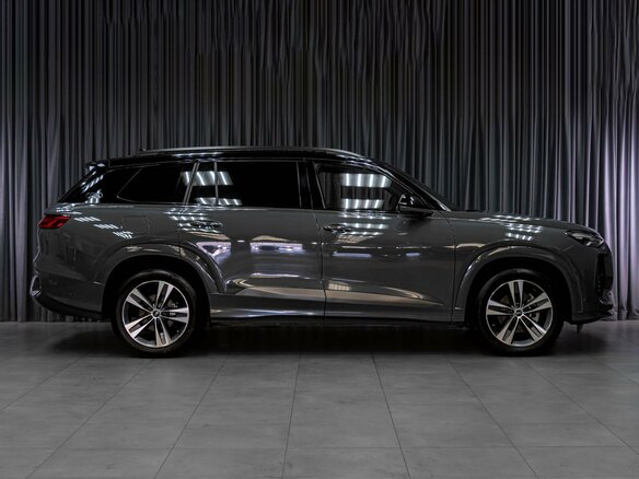 2023 Audi Q6 45 TFSI, серый, 7039000 рублей - вид 4