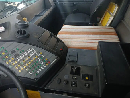 2001 Liebherr LTM краны с телескопической стрелой, жёлтый, 70000000 рублей, вид 3