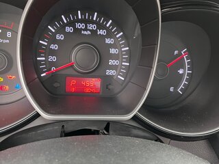 2016 Kia Rio III Рестайлинг, серебристый, 1150000 рублей, вид 5