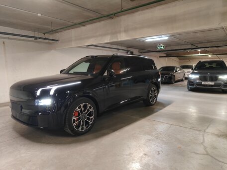 2025 Lynk & Co 900, чёрный, вид 4