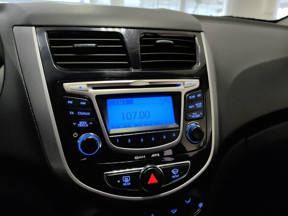 2011 Hyundai Solaris I, серый - вид 13