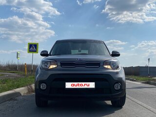 2018 Kia Soul II Рестайлинг, серебристый, 1750000 рублей, вид 1