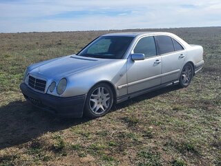 1997 Mercedes-Benz E-Класс 230 II (W210, S210), серебристый, 310000 рублей, вид 2
