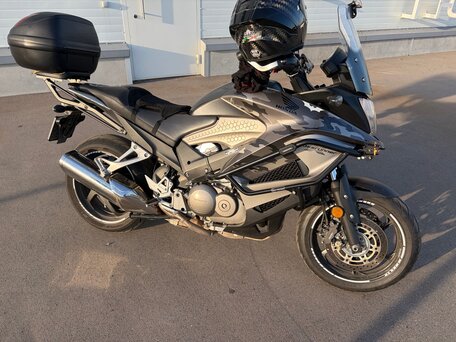 2012 Honda VFR 800X (Crossrunner), серый, 650000 рублей, вид 3