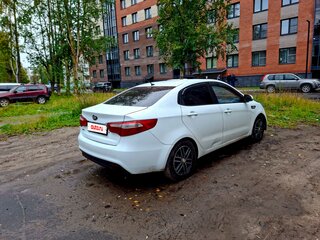 2013 Kia Rio III, белый, 390000 рублей, вид 3