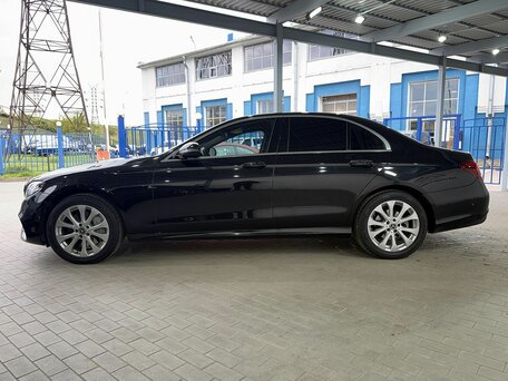 2018 Mercedes-Benz E-Класс 220 d V (W213, S213, C238), чёрный, 2750000 рублей, вид 2