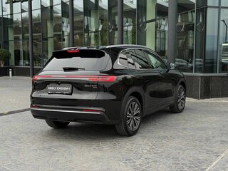 2026 Geely EX5 Гибрид EM-R, чёрный, 3829990 рублей, вид 2