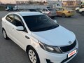 2013 Kia Rio 4-speed III, белый, 780000 рублей - вид 3