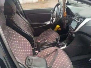 2013 Hyundai Solaris I, чёрный, 600000 рублей, вид 3