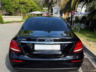 2018 Mercedes-Benz E-Класс 200 V (W213, S213, C238), чёрный, 2300000 рублей, вид 3