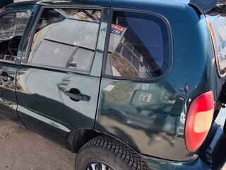 2003 Chevrolet Niva I, зелёный, 320000 рублей, вид 3