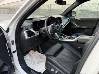 2023 BMW X7 40i I (G07) Рестайлинг, белый, 11200000 рублей, вид 4