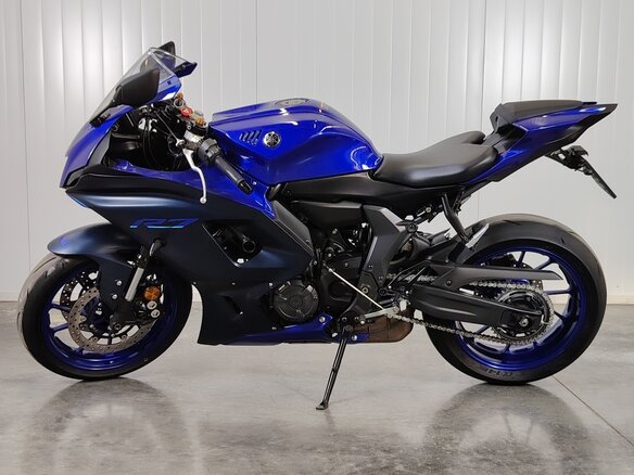 2022 Yamaha YZF-R7, синий, 829000 рублей - вид 3
