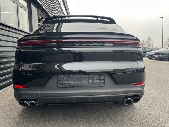 2025 Porsche Cayenne Coupé III Рестайлинг, чёрный - вид 12
