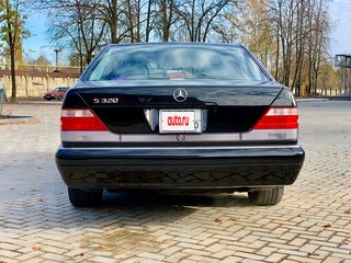 1997 Mercedes-Benz S-Класс 320 III (W140) Рестайлинг, чёрный, 4300000 рублей, вид 4