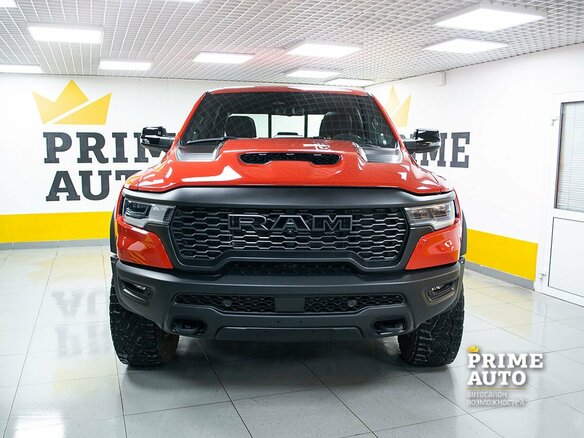 2025 Ram 1500 RHO V Рестайлинг, красный - вид 1