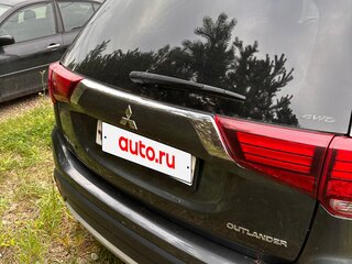 2017 Mitsubishi Outlander III Рестайлинг 2, серый, 1845000 рублей, вид 4