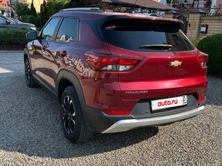 2022 Chevrolet TrailBlazer III, красный, 1680000 рублей, вид 5