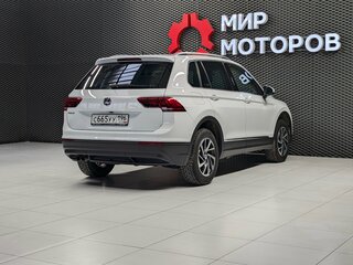 2018 Volkswagen Tiguan II, белый, 2000000 рублей, вид 4