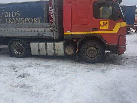 1999 Volvo FM, красный, 650000 рублей, вид 4